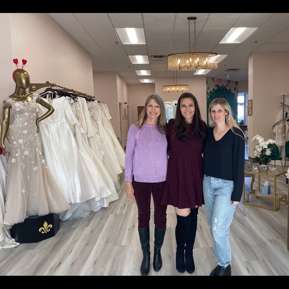 Meet your Posher, Gloria - Picture 4 of 5